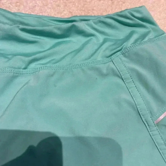Green Reebok athletic shorts size medium - Picture 3 of 6